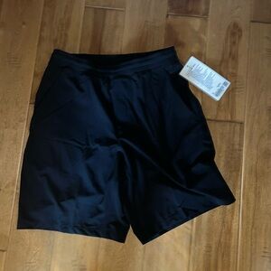Men’s Lululemon shorts pace breaker 9” lined
